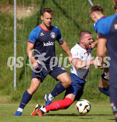 Fussball Unterliga Mitte. Arriach gegen Ludmannsdorf.  Gaber Petric  (Arriach),  Michael Jakopitsch  (Ludmannsdorf). Arriach, am 9.8.2025.
Foto. Kuess
www.qspictures.net
---
pressefotos, pressefotografie, kuess, qs, qspictures, sport, bild, bilder, bilddatenbank