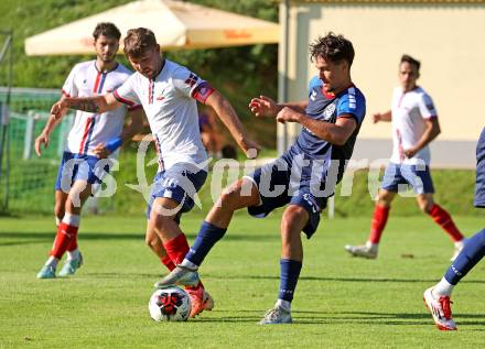 Fussball Unterliga Mitte. Arriach gegen Ludmannsdorf.  Niklas Stinnig  (Arriach), Giuliano Popodi  (Ludmannsdorf).  Arriach, am 9.8.2025.
Foto. Kuess
www.qspictures.net
---
pressefotos, pressefotografie, kuess, qs, qspictures, sport, bild, bilder, bilddatenbank