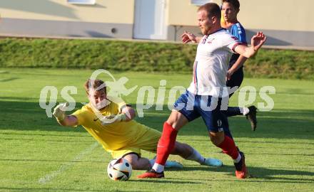 Fussball Unterliga Mitte. Arriach gegen Ludmannsdorf.  Gaber Petric (Arriach),  Manuel Jachs  (Ludmannsdorf).  Arriach, am 9.8.2025.
Foto. Kuess
www.qspictures.net
---
pressefotos, pressefotografie, kuess, qs, qspictures, sport, bild, bilder, bilddatenbank