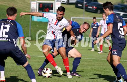 Fussball Unterliga Mitte. Arriach gegen Ludmannsdorf. Adriano Mladenovic   (Arriach),  Andreas Schritliser  (Ludmannsdorf).  Arriach, am 9.8.2025.
Foto. Kuess
www.qspictures.net
---
pressefotos, pressefotografie, kuess, qs, qspictures, sport, bild, bilder, bilddatenbank