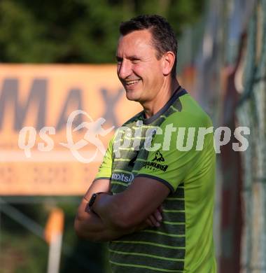 Fussball Unterliga Mitte. Arriach gegen Ludmannsdorf.  Trainer Andreas Poeck   (Ludmannsdorf).  Arriach, am 9.8.2025.
Foto. Kuess
www.qspictures.net
---
pressefotos, pressefotografie, kuess, qs, qspictures, sport, bild, bilder, bilddatenbank