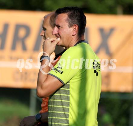 Fussball Unterliga Mitte. Arriach gegen Ludmannsdorf.  Trainer Andreas Poeck  (Ludmannsdorf).  Arriach, am 9.8.2025.
Foto. Kuess
www.qspictures.net
---
pressefotos, pressefotografie, kuess, qs, qspictures, sport, bild, bilder, bilddatenbank