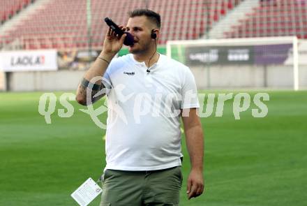 Fussball 2. Liga. SK Austria Klagenfurt gegen Young Violets Austria Wien. Stadionsprecher   (Klagenfurt). Klagenfurt, 8.8.2025.
Foto: Kuess
www.qspictures.net
---
pressefotos, pressefotografie, kuess, qs, qspictures, sport, bild, bilder, bilddatenbank