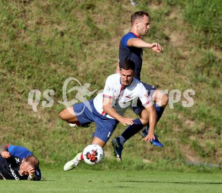 Fussball Unterliga Mitte. Arriach gegen Ludmannsdorf. Adriano Mladenovic   (Arriach), Michael Jakopitsch  (Ludmannsdorf).  Arriach, am 9.8.2025.
Foto. Kuess
www.qspictures.net
---
pressefotos, pressefotografie, kuess, qs, qspictures, sport, bild, bilder, bilddatenbank