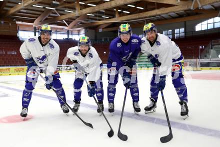 Eishockey Bundesliga. Training VSV. Adam Helewka, Steven Strong, Luca Erne, Nick Hutchison. Villach, am 11.8.2025.
Foto: Kuess
www.qspictures.net
---
pressefotos, pressefotografie, kuess, qs, qspictures, sport, bild, bilder, bilddatenbank