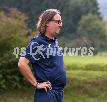 Fussball Kaerntner Liga.  Koettmannsdorf gegen SAK.   Trainer Richard Huber  (SAK).  Klagenfurt, am 17.8.2025.
Foto. Kuess
www.qspictures.net
---
pressefotos, pressefotografie, kuess, qs, qspictures, sport, bild, bilder, bilddatenbank