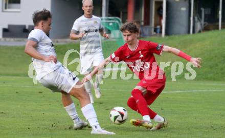 Fussball Kaerntner Liga.  Koettmannsdorf gegen SAK.  Daniel Hans Genser (Koettmannsdorf),   Jan Sasa Ogris-Martic  (SAK).  Klagenfurt, am 17.8.2025.
Foto. Kuess
www.qspictures.net
---
pressefotos, pressefotografie, kuess, qs, qspictures, sport, bild, bilder, bilddatenbank