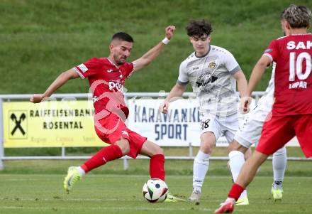 Fussball Kaerntner Liga.  Koettmannsdorf gegen SAK.  Sandro Franz Wilplinger (Koettmannsdorf),  Hrvoje Jakovljevic   (SAK).  Klagenfurt, am 17.8.2025.
Foto. Kuess
www.qspictures.net
---
pressefotos, pressefotografie, kuess, qs, qspictures, sport, bild, bilder, bilddatenbank