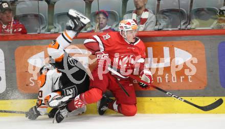 Eishockey Bundesliga. Testspiel. KAC gegen Grizzlys Wolfsburg. David Waschnig (KAC), Julian Chrobot  (Wolfsburg) Klagenfurt, am 20.8.2025.
Foto: Kuess
www.qspictures.net
---
pressefotos, pressefotografie, kuess, qs, qspictures, sport, bild, bilder, bilddatenbank