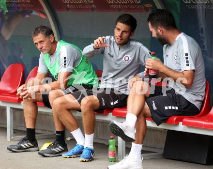 Fussball 2. Liga. SK Austria Klagenfurt gegen SW Bregenz.  Athletiktrainer Bernhard Sussitz, Tormanntrainer Marc Lamberger, Sandro Zakany (Klagenfurt). Klagenfurt, 23.8.2025.
Foto: Kuess
www.qspictures.net
---
pressefotos, pressefotografie, kuess, qs, qspictures, sport, bild, bilder, bilddatenbank