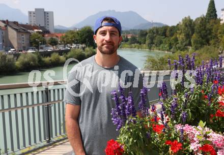 Eishockey Bundesliga. Interview Nick Hutchison (VSV).  Villach, am 13.8.2025.
Foto: Kuess
www.qspictures.net
---
pressefotos, pressefotografie, kuess, qs, qspictures, sport, bild, bilder, bilddatenbank