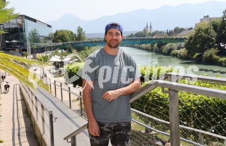 Eishockey Bundesliga. Interview Nick Hutchison (VSV).  Villach, am 13.8.2025.
Foto: Kuess
www.qspictures.net
---
pressefotos, pressefotografie, kuess, qs, qspictures, sport, bild, bilder, bilddatenbank