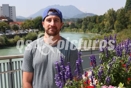 Eishockey Bundesliga. Interview Nick Hutchison (VSV).  Villach, am 13.8.2025.
Foto: Kuess
www.qspictures.net
---
pressefotos, pressefotografie, kuess, qs, qspictures, sport, bild, bilder, bilddatenbank