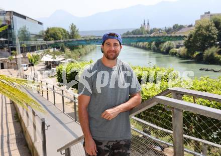 Eishockey Bundesliga. Interview Nick Hutchison (VSV).  Villach, am 13.8.2025.
Foto: Kuess
www.qspictures.net
---
pressefotos, pressefotografie, kuess, qs, qspictures, sport, bild, bilder, bilddatenbank