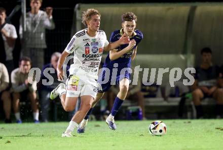 Fussball OEFB Cup. Velden gegen Hartberg. Jonas Peter Jochum  (Velden),   Maximilian Hennig (Hartberg). Velden, am 27.8.2025.
Foto: Kuess
www.qspictures.net
---
pressefotos, pressefotografie, kuess, qs, qspictures, sport, bild, bilder, bilddatenbank