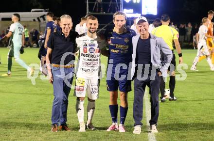 Fussball OEFB Cup. Velden gegen Hartberg. BÃ¼rgermeister Ferdinand Vouk, Juergen Heil (Hartberg), Lukas Lausegger (Velden),  . Velden, am 27.8.2025.
Foto: Kuess
www.qspictures.net
---
pressefotos, pressefotografie, kuess, qs, qspictures, sport, bild, bilder, bilddatenbank