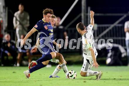 Fussball OEFB Cup. Velden gegen Hartberg. Lukas Lorinson  (Velden),  Juergen Heil (Hartberg). Velden, am 27.8.2025.
Foto: Kuess
www.qspictures.net
---
pressefotos, pressefotografie, kuess, qs, qspictures, sport, bild, bilder, bilddatenbank
