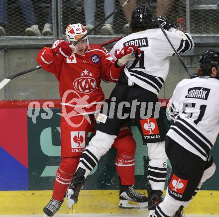 Eishockey Champions Hockey League. CHL. KAC gegen Sparta Prague. Finn Van Ee  (KAC), Jakub Sirota  (Prag). Klagenfurt, am 28.8.2025.
Foto: Kuess
www.qspictures.net
---
pressefotos, pressefotografie, kuess, qs, qspictures, sport, bild, bilder, bilddatenbank