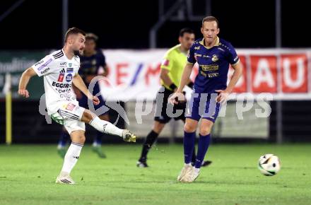 Fussball OEFB Cup. Velden gegen Hartberg. Mario Kroepfl  (Velden),  Juergen Heil (Hartberg). Velden, am 27.8.2025.
Foto: Kuess
www.qspictures.net
---
pressefotos, pressefotografie, kuess, qs, qspictures, sport, bild, bilder, bilddatenbank