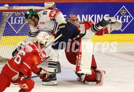 Eishockey Champions Hockey League. CHL. KAC gegen Eisbaeren Berlin.  Sebastian Dahm (KAC), Leonhard Pfoederl  (Berlin). Klagenfurt, am 30.8.2025.
Foto: Kuess
www.qspictures.net
---
pressefotos, pressefotografie, kuess, qs, qspictures, sport, bild, bilder, bilddatenbank