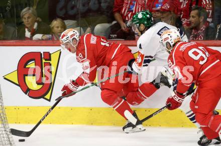Eishockey Champions Hockey League. CHL. KAC gegen Eisbaeren Berlin. David Waschnig  (KAC),  Adam Smith  (Berlin). Klagenfurt, am 30.8.2025.
Foto: Kuess
www.qspictures.net
---
pressefotos, pressefotografie, kuess, qs, qspictures, sport, bild, bilder, bilddatenbank