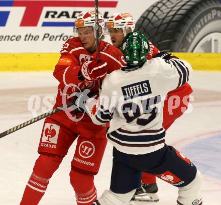 Eishockey Champions Hockey League. CHL. KAC gegen Eisbaeren Berlin. Thimo Nickl   (KAC),  Frederik Tiffels  (Berlin). Klagenfurt, am 30.8.2025.
Foto: Kuess
www.qspictures.net
---
pressefotos, pressefotografie, kuess, qs, qspictures, sport, bild, bilder, bilddatenbank