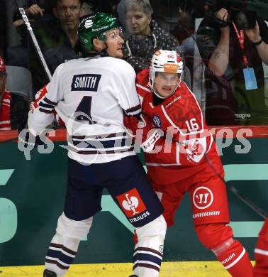 Eishockey Champions Hockey League. CHL. KAC gegen Eisbaeren Berlin.  Simeon Schwinger (KAC), Adam Smith   (Berlin). Klagenfurt, am 30.8.2025.
Foto: Kuess
www.qspictures.net
---
pressefotos, pressefotografie, kuess, qs, qspictures, sport, bild, bilder, bilddatenbank