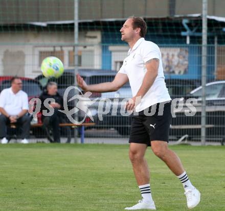 Fussball KÃ¤rntner Liga. SAK gegen St. Veit.  Trainer Arno Paul Kozelsky   (St.Veit). Klagenfurt, am 19.9.2025.
Foto: Kuess
www.qspictures.net
---
pressefotos, pressefotografie, kuess, qs, qspictures, sport, bild, bilder, bilddatenbank