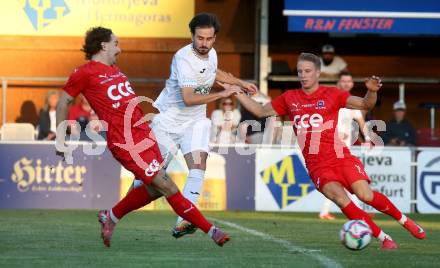 Fussball KÃ¤rntner Liga. SAK gegen St. Veit.   Marko Huc,  (SAK),  Nemanja Lukic,  Alexander Hofer (St.Veit). Klagenfurt, am 19.9.2025.
Foto: Kuess
www.qspictures.net
---
pressefotos, pressefotografie, kuess, qs, qspictures, sport, bild, bilder, bilddatenbank