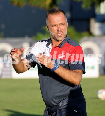 Fussball KÃ¤rntner Liga. SAK gegen St. Veit.   Trainer Goran Jolic (SAK)). Klagenfurt, am 19.9.2025.
Foto: Kuess
www.qspictures.net
---
pressefotos, pressefotografie, kuess, qs, qspictures, sport, bild, bilder, bilddatenbank