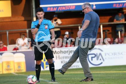 Fussball KÃ¤rntner Liga. SAK gegen St. Veit.   Pfarrer von Radsberg Marijan Plohl .  Klagenfurt, am 19.9.2025.
Foto: Kuess
www.qspictures.net
---
pressefotos, pressefotografie, kuess, qs, qspictures, sport, bild, bilder, bilddatenbank