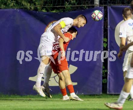 Fussball KÃ¤rntner Liga. SAK gegen St. Veit.   Leo Ejup  (SAK),  Maximilian Trappitsch (St.Veit). Klagenfurt, am 19.9.2025.
Foto: Kuess
www.qspictures.net
---
pressefotos, pressefotografie, kuess, qs, qspictures, sport, bild, bilder, bilddatenbank