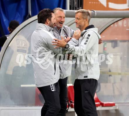 Fussball 2. Liga. SK Austria Klagenfurt gegen FC Hertha Wels..  Jubel Sandro Zakany, Co-Trainer Guido Frank, Trainer Rolf Landerl (Klagenfurt),    Klagenfurt, 26.9.2025.
Foto: Kuess
www.qspictures.net
---
pressefotos, pressefotografie, kuess, qs, qspictures, sport, bild, bilder, bilddatenbank