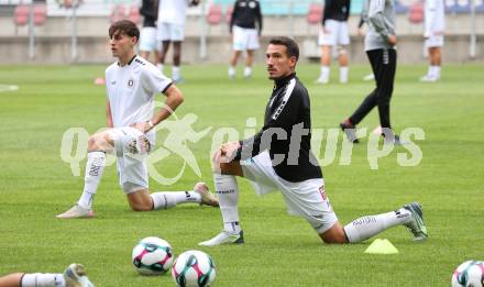 Fussball 2. Liga. SK Austria Klagenfurt gegen FC Hertha Wels.. Michael Lang, Elias Jandrisevits  (Klagenfurt),   (Wels).  Klagenfurt, 26.9.2025.
Foto: Kuess
www.qspictures.net
---
pressefotos, pressefotografie, kuess, qs, qspictures, sport, bild, bilder, bilddatenbank