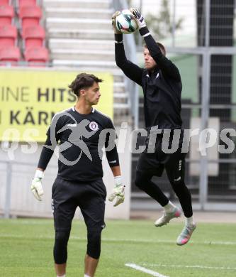 Fussball 2. Liga. SK Austria Klagenfurt gegen FC Hertha Wels.. Alexander Turkin, Adnan Kanuric  (Klagenfurt).  Klagenfurt, 26.9.2025.
Foto: Kuess
www.qspictures.net
---
pressefotos, pressefotografie, kuess, qs, qspictures, sport, bild, bilder, bilddatenbank
