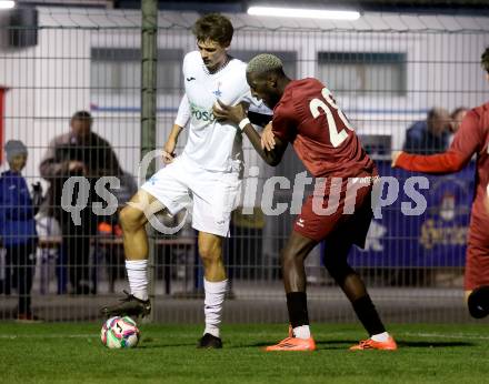 Fussball KÃ¤rntner Liga. SAK gegen Spittal.   Luka Jerin (SAK),   Mohamadou Cassama (Spittal). Klagenfurt, am 3.10.2025.
Foto: Kuess
www.qspictures.net
---
pressefotos, pressefotografie, kuess, qs, qspictures, sport, bild, bilder, bilddatenbank