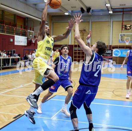 Basketball 2. Liga 2025/2026. Grunddurchgang 1. Runde.  Woerthersee Piraten gegen Kufstein Towers. Shawn L. Ray   (Piraten),  Pauls Miglinieks (Kufstein). Klagenfurt, am 4.10.2025.
Foto: Kuess
---
pressefotos, pressefotografie, kuess, qs, qspictures, sport, bild, bilder, bilddatenbank