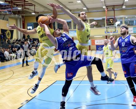 Basketball 2. Liga 2025/2026. Grunddurchgang 1. Runde.  Woerthersee Piraten gegen Kufstein Towers. Marcus Holyfield,  Andreas Nuck (Piraten),  Mate Horvath (Kufstein). Klagenfurt, am 4.10.2025.
Foto: Kuess
---
pressefotos, pressefotografie, kuess, qs, qspictures, sport, bild, bilder, bilddatenbank