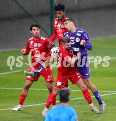 Fussball 2. Liga. SK Austria Klagenfurt gegen St. Poelten.  Mario Matkovic (Klagenfurt), Marc Stendera   (St.Poelten).  Klagenfurt, 5.10..2025.
Foto: Kuess
www.qspictures.net
---
pressefotos, pressefotografie, kuess, qs, qspictures, sport, bild, bilder, bilddatenbank