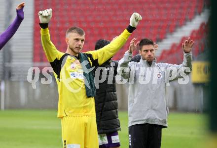 Fussball 2. Liga. SK Austria Klagenfurt gegen St. Poelten.  Adnan Kanuric, Tormanntrainer Marc Lamberger (Klagenfurt),   Klagenfurt, 5.10..2025.
Foto: Kuess
www.qspictures.net
---
pressefotos, pressefotografie, kuess, qs, qspictures, sport, bild, bilder, bilddatenbank