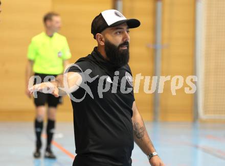 Futsal. Oesterreichische Futsal Liga. 1. OEFB Futsal Liga. . Carinthia Flamengo Futsal Club gegen FC Diamant Linz.  Trainer Ugur Koc  (Carinthia Flamengo Futsal Club).  Klagenfurt, 5.10..2025.
Foto: Kuess
www.qspictures.net
---
pressefotos, pressefotografie, kuess, qs, qspictures, sport, bild, bilder, bilddatenbank