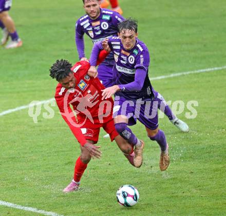 Fussball 2. Liga. SK Austria Klagenfurt gegen St. Poelten.  Marcel Krnjic (Klagenfurt),  Reinhard Azubuike Young  (St.Poelten).  Klagenfurt, 5.10..2025.
Foto: Kuess
www.qspictures.net
---
pressefotos, pressefotografie, kuess, qs, qspictures, sport, bild, bilder, bilddatenbank