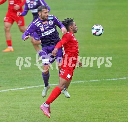 Fussball 2. Liga. SK Austria Klagenfurt gegen St. Poelten.  Marco Sebastian Gantschnig (Klagenfurt), Reinhard Azubuike Young  (St.Poelten).  Klagenfurt, 5.10..2025.
Foto: Kuess
www.qspictures.net
---
pressefotos, pressefotografie, kuess, qs, qspictures, sport, bild, bilder, bilddatenbank