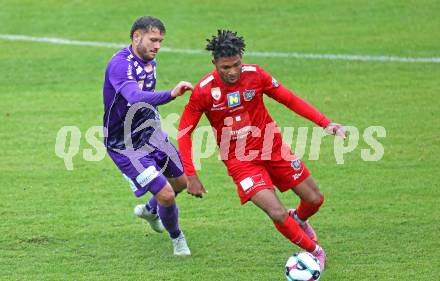 Fussball 2. Liga. SK Austria Klagenfurt gegen St. Poelten. Marco Sebastian Gantschnig  (Klagenfurt),   Reinhard Azubuike Young (St.Poelten).  Klagenfurt, 5.10..2025.
Foto: Kuess
www.qspictures.net
---
pressefotos, pressefotografie, kuess, qs, qspictures, sport, bild, bilder, bilddatenbank