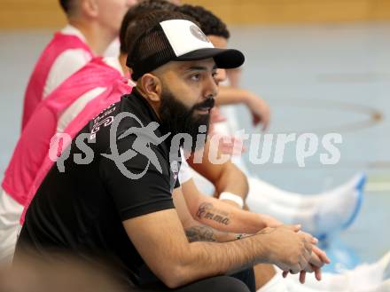 Futsal. Oesterreichische Futsal Liga. 1. OEFB Futsal Liga. . Carinthia Flamengo Futsal Club gegen FC Diamant Linz.  Trainer Ugur Koc  (Carinthia Flamengo Futsal Club)  Klagenfurt, 5.10..2025.
Foto: Kuess
www.qspictures.net
---
pressefotos, pressefotografie, kuess, qs, qspictures, sport, bild, bilder, bilddatenbank