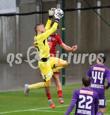 Fussball 2. Liga. SK Austria Klagenfurt gegen St. Poelten.  Adnan Kanuric, (Klagenfurt),  Lukas Buchegger  (St.Poelten).  Klagenfurt, 5.10..2025.
Foto: Kuess
www.qspictures.net
---
pressefotos, pressefotografie, kuess, qs, qspictures, sport, bild, bilder, bilddatenbank