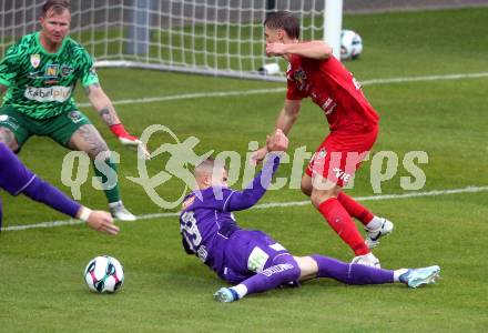 Fussball 2. Liga. SK Austria Klagenfurt gegen St. Poelten.  Bartol Barisic, (Klagenfurt),   Timo Altersberger   (St.Poelten).  Klagenfurt, 5.10..2025.
Foto: Kuess
www.qspictures.net
---
pressefotos, pressefotografie, kuess, qs, qspictures, sport, bild, bilder, bilddatenbank