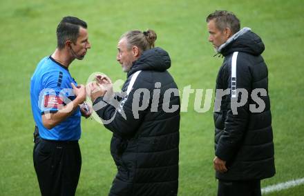 Fussball 2. Liga. SK Austria Klagenfurt gegen St. Poelten.  Schiedsrichter Alexander Herkam, Co-Trainer Guidi Frank, Trainer Rolf Landerl  (Klagenfurt).  Klagenfurt, 5.10..2025.
Foto: Kuess
www.qspictures.net
---
pressefotos, pressefotografie, kuess, qs, qspictures, sport, bild, bilder, bilddatenbank