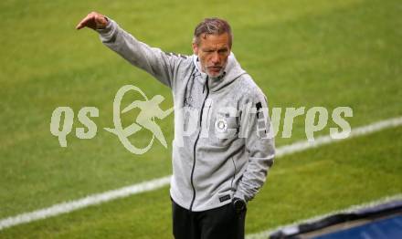 Fussball 2. Liga. SK Austria Klagenfurt gegen St. Poelten. Trainer Rolf Landerl   (Klagenfurt).  Klagenfurt, 5.10..2025.
Foto: Kuess
www.qspictures.net
---
pressefotos, pressefotografie, kuess, qs, qspictures, sport, bild, bilder, bilddatenbank
