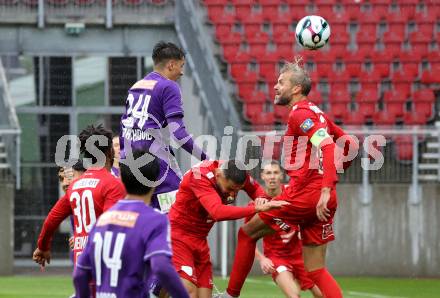 Fussball 2. Liga. SK Austria Klagenfurt gegen St. Poelten. Mario Matkovic  (Klagenfurt), Stefan Thesker (St. Poelten)  Klagenfurt, 5.10..2025.
Foto: Kuess
www.qspictures.net
---
pressefotos, pressefotografie, kuess, qs, qspictures, sport, bild, bilder, bilddatenbank